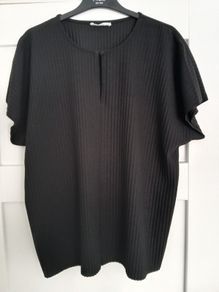 Black Dunnes short sleeved top, size large, new