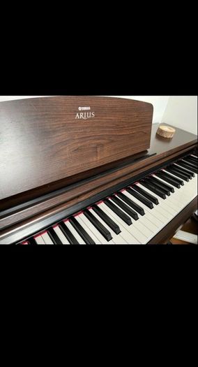 Yamaha Arius YDP-140 Digital Piano comes with Stool Excellent Condition