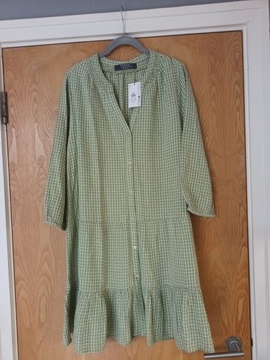 Primark  Dress.   S. M - 14.    B.N.W.T