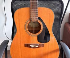 Yamaha F-340 guitar