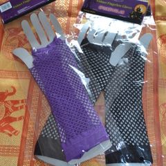3 fingerless gloves