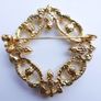 Vintage Brooch Delicate Wreath With Clear Rhinestones Gold Tone Elegant Image 9