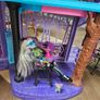 Monster High School with dolls Image 5