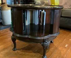 Revolving book stand