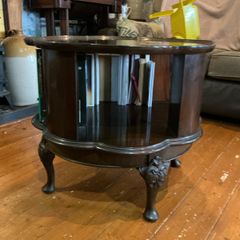 Revolving book stand