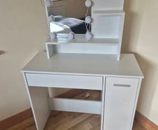 dressing table