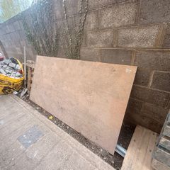 Pallets & plywood