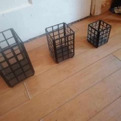 3 small lanterns