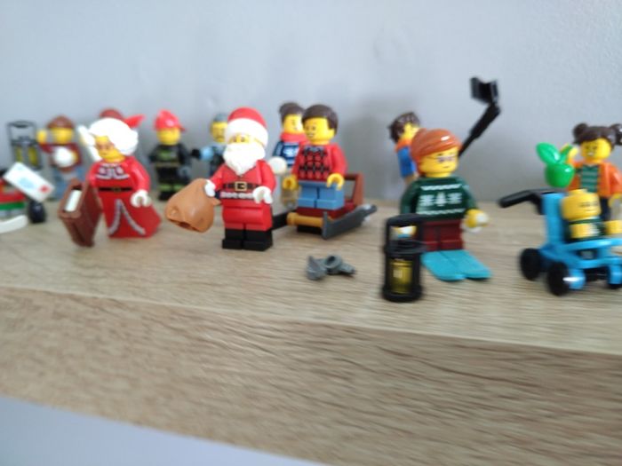 LEGO Winter Village Accessories and Mini Figures Bundle 2