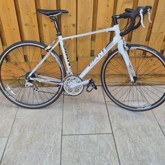 White Giant Defy Aluminium Road Bike