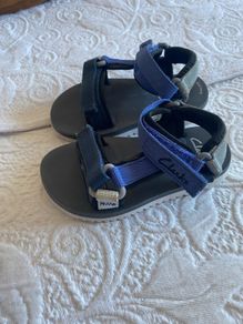 navy clarks sandals