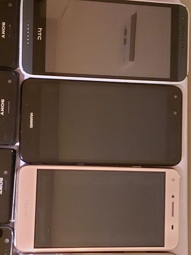 25 Mobile phones in very good cosmetic condition but have no Batterys