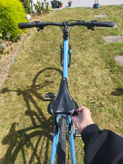 Adventure Hybrid bike 17" frame