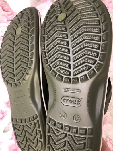 Crocs flip flop slides