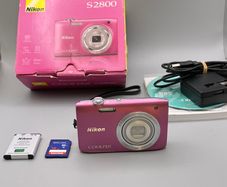 Nikon Coolpix S2800 20MP Digital Camera Pink Boxed