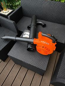 leaf blower
