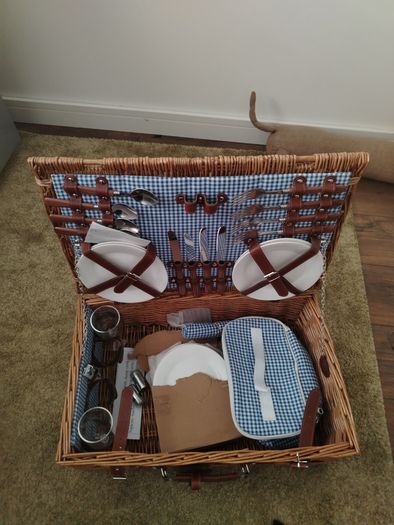 Picnic basket