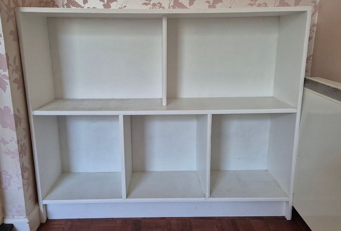 Shelves / Bookcase