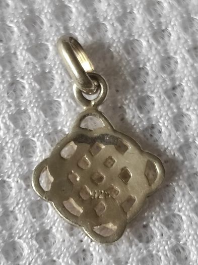 Small sterling silver Celtic Knot pendant