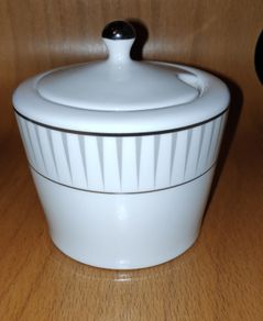 Fransis Brennan the Collection for Dunnes Stores fine bone china sugar bowl with lid