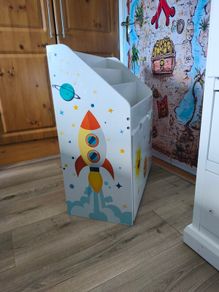 Kids Bookshelf with Drawer