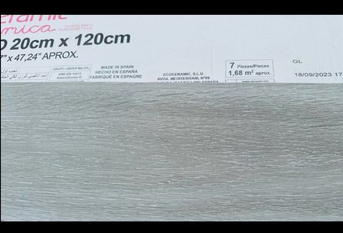 Tiles Grey Wood Effect - 10 Square Metres - Brand New