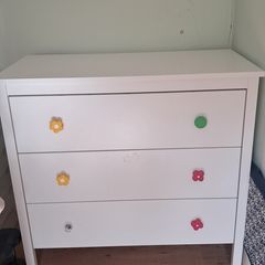 White Ikea chest of drawers