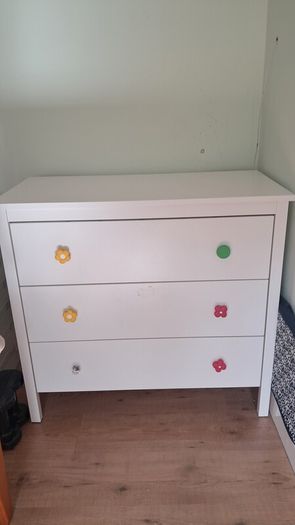 White Ikea chest of drawers