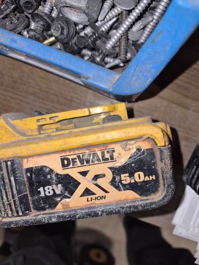 dewalt battery For repair