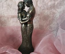 GENESIS Fine Arts figurine