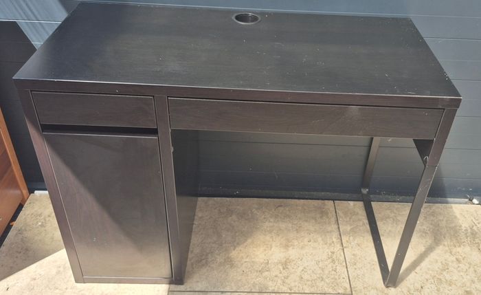 IKEA Micke desk and kids Chair.