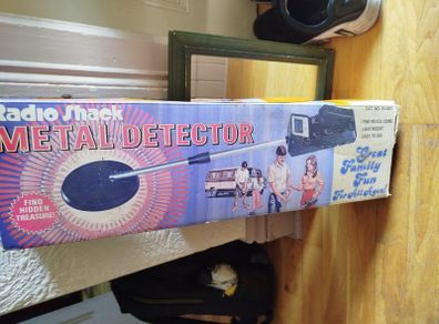 vintage 1970s metal detector