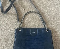 Hamptons navy handbag