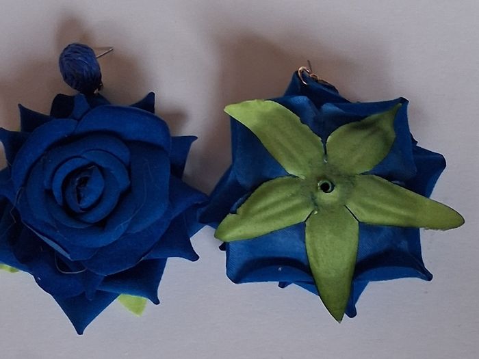 Realistic Navy Extravagant Rose with Raffia Woven Stud Earrings