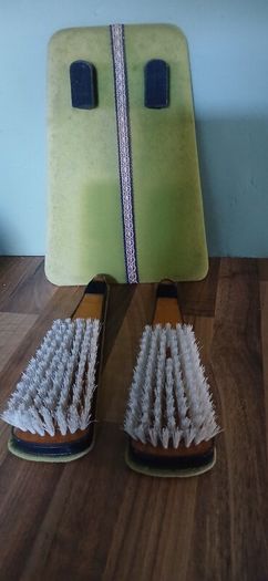 Vintage Wall Hanging Clothes Brush Set