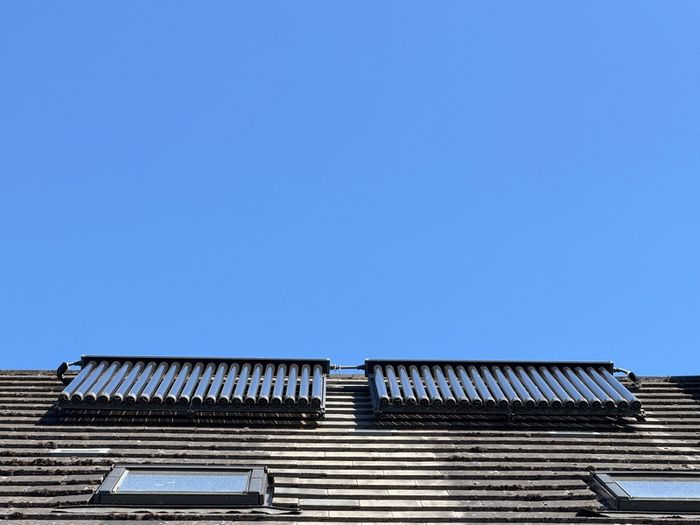 Solar Water Heating System with 2 Panels - great condition