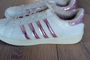Girls Adidas UK4