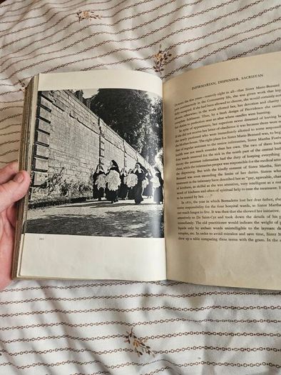St Bernadette. A Pictorial Biography By Leonard Von Matt And Francis Trouchu. First Edition 1957. Large Volume Hardback In Fair Condition.  See Photos For Same.