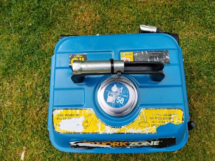 WorkZone 650W Generator with DC Charging at 10A