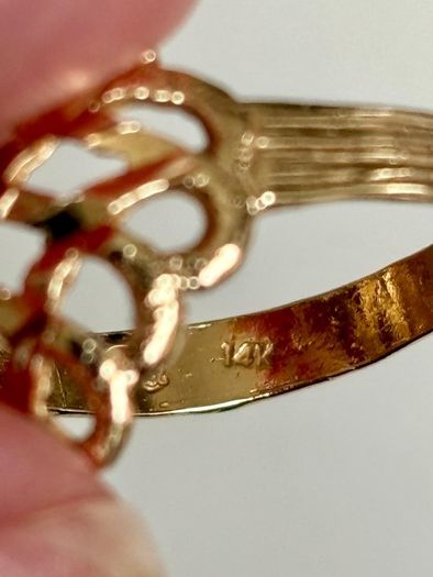 14 ct gold ring