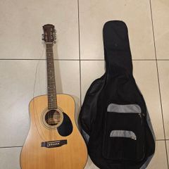 Freshman FA200D acoustic guitar + gig bag (needs tuner and strings)