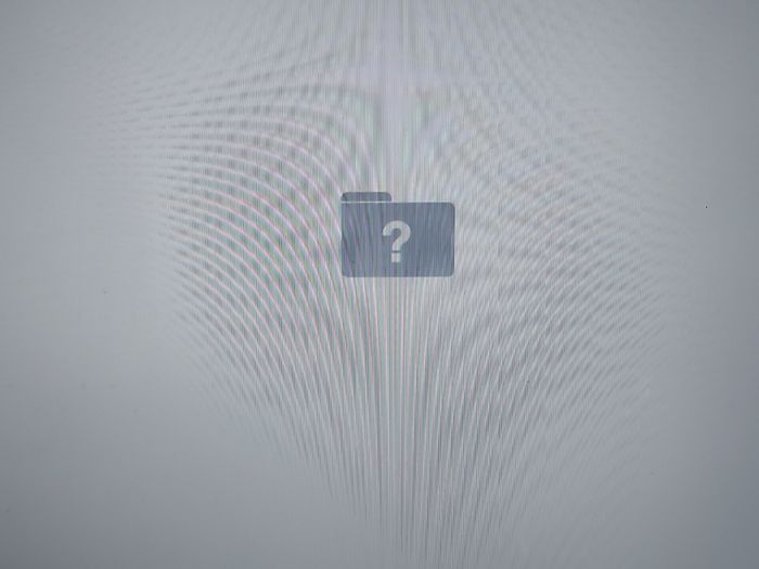 Apple MacBook Air 13 inch, Model A1369,  i5,  1,7GHz, no Ram, needs Ram, excellent cosmetic condition