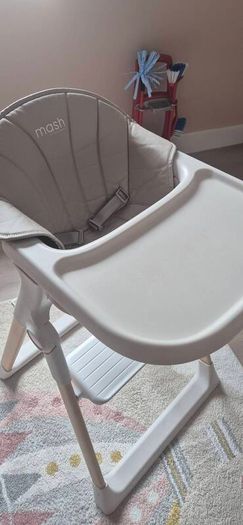Mash high chair with newborn insert