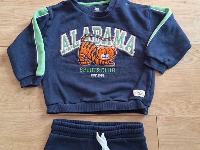 2 Sweatshirt and jogger (blue & black)