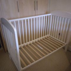 Cot bed