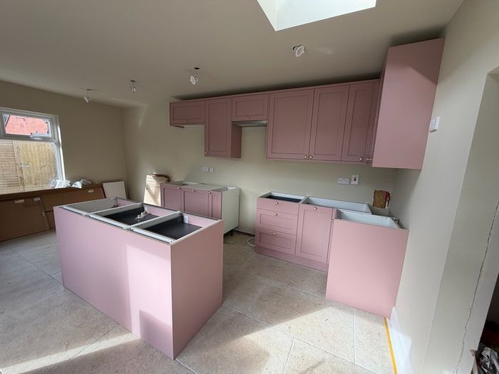 Carpenter Handyman kitchen fitter Flat pack specialist