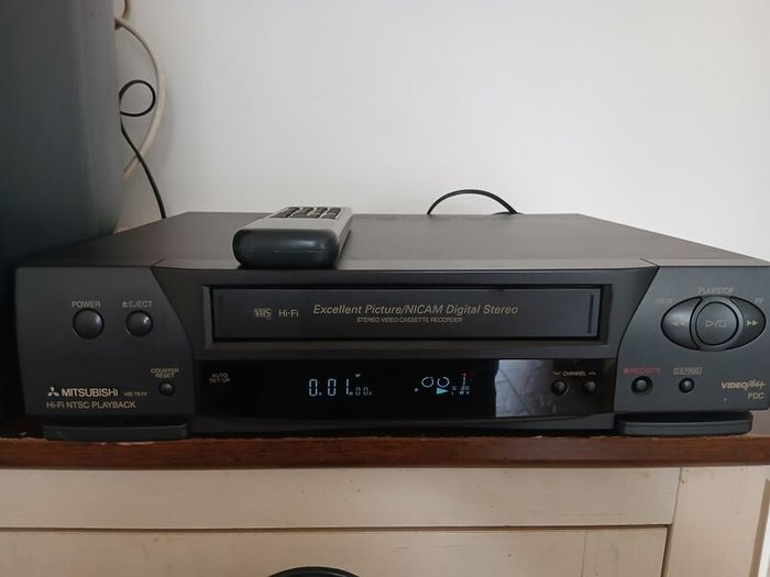 Mitsubishi HS-751V (IR) Hi-Fi Stereo VCR with Remote
