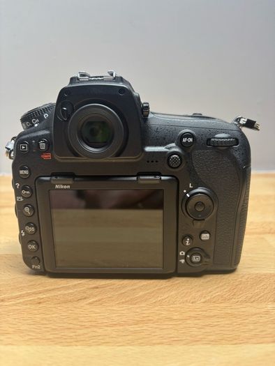 Nikon D850 & 24-120mm f4 lens