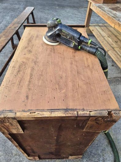 Chest of drawers