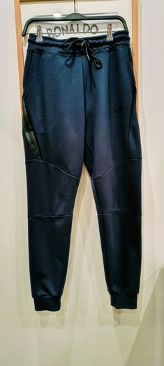 Great dupe / duplicate of Nike bottoms size M.